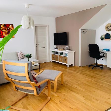Apartman Marley Apartment Кострена Екстериор снимка