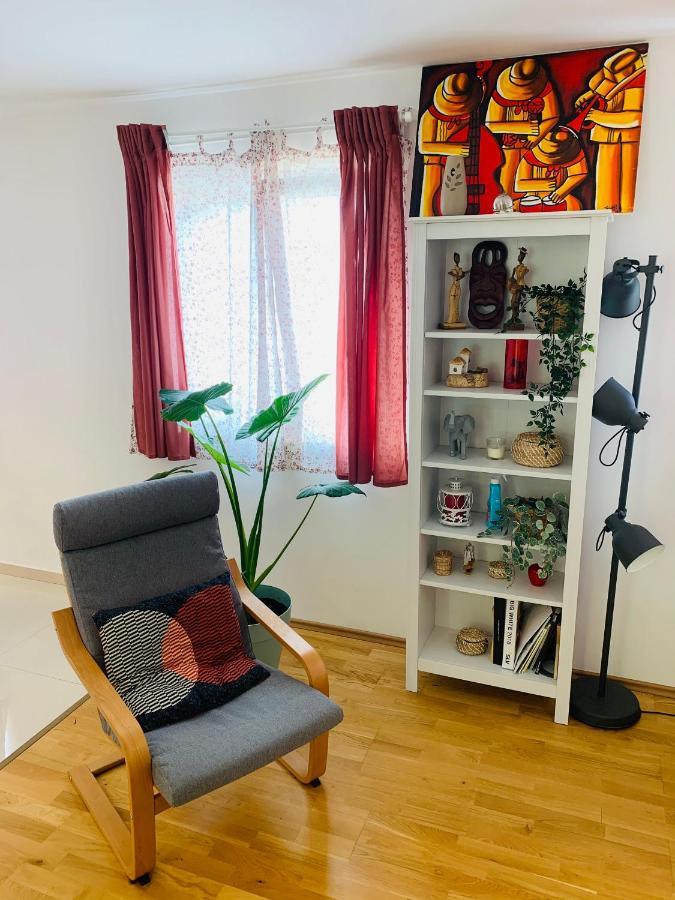Apartman Marley Apartment Кострена Екстериор снимка