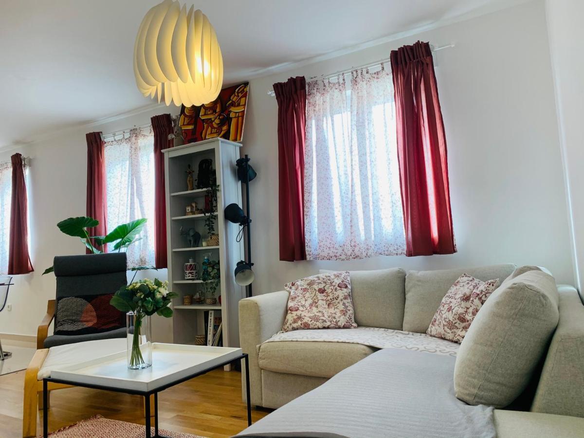 Apartman Marley Apartment Кострена Екстериор снимка