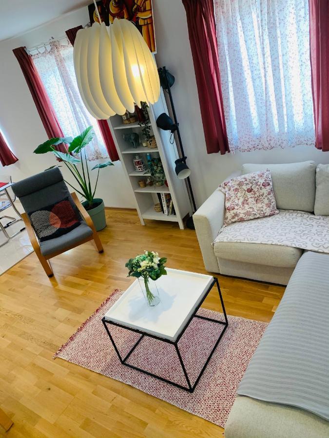 Apartman Marley Apartment Кострена Екстериор снимка