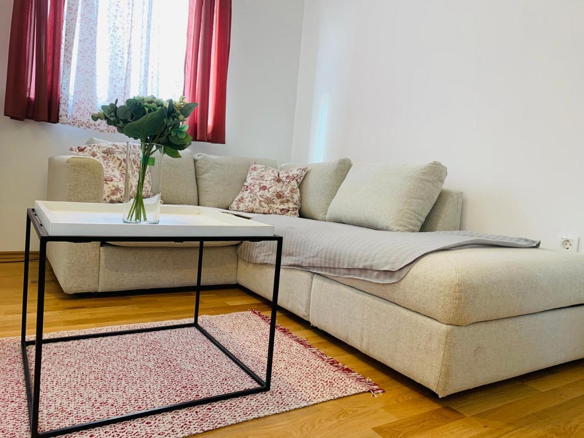 Apartman Marley Apartment Кострена Екстериор снимка