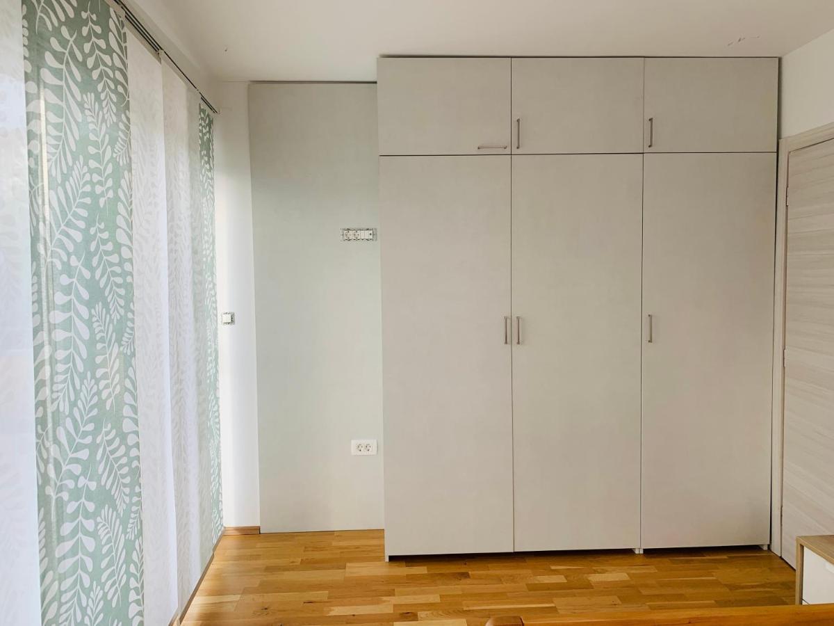 Apartman Marley Apartment Кострена Екстериор снимка