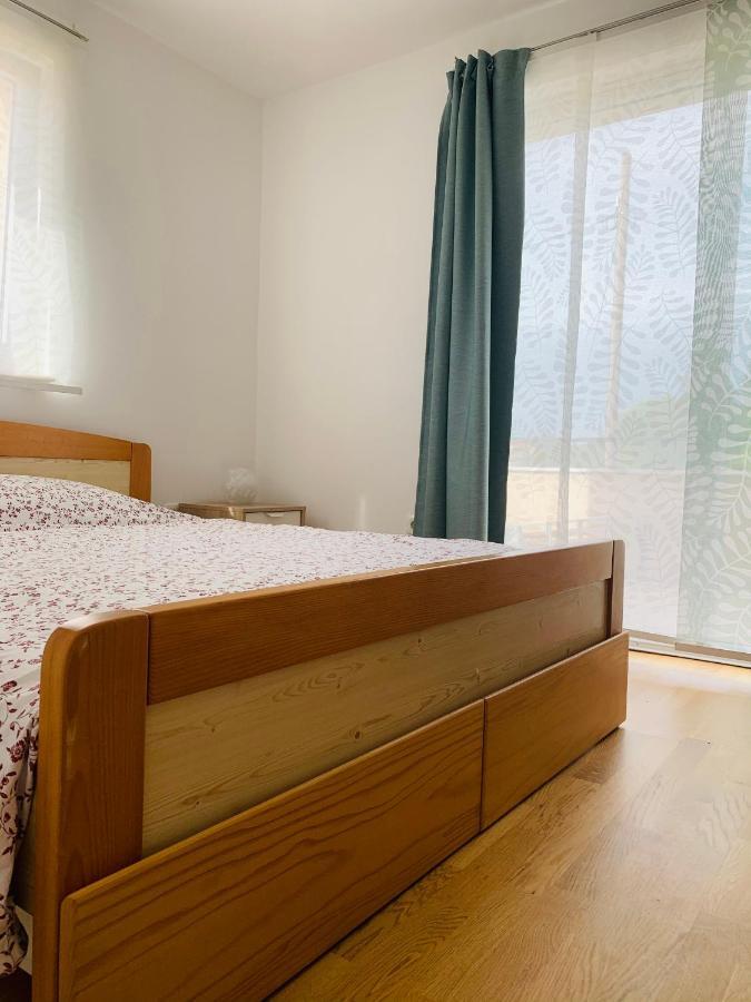 Apartman Marley Apartment Кострена Екстериор снимка