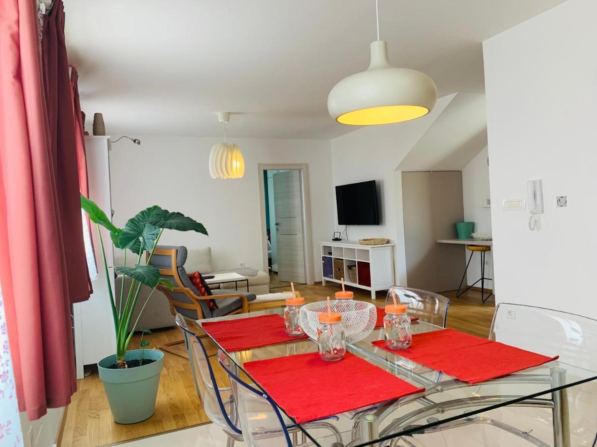 Apartman Marley Apartment Кострена Екстериор снимка