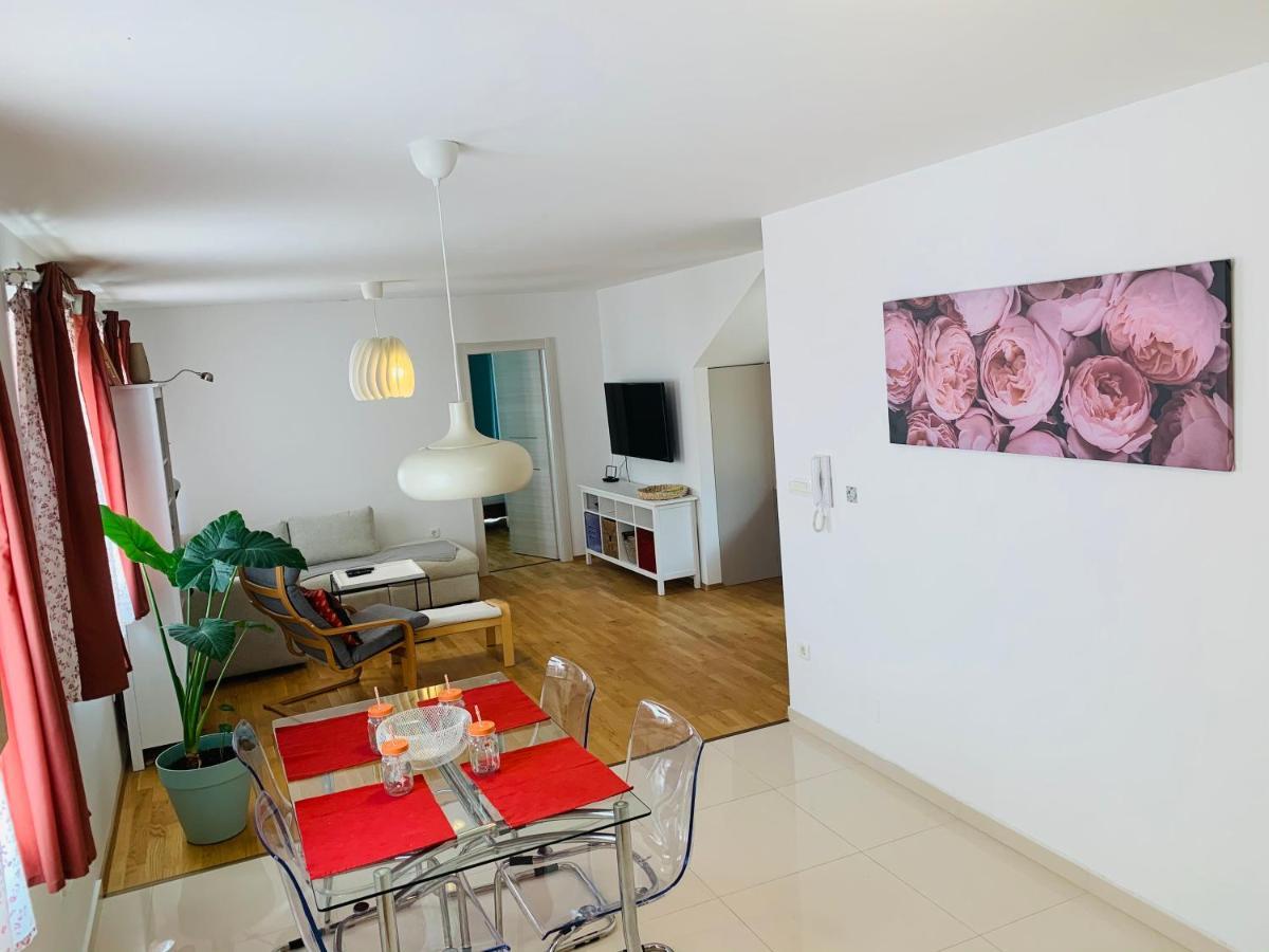 Apartman Marley Apartment Кострена Екстериор снимка