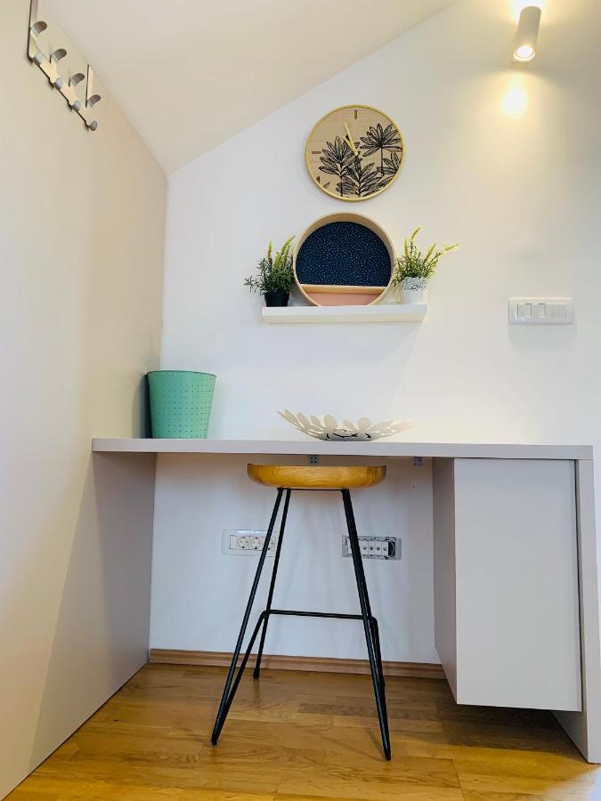Apartman Marley Apartment Кострена Екстериор снимка