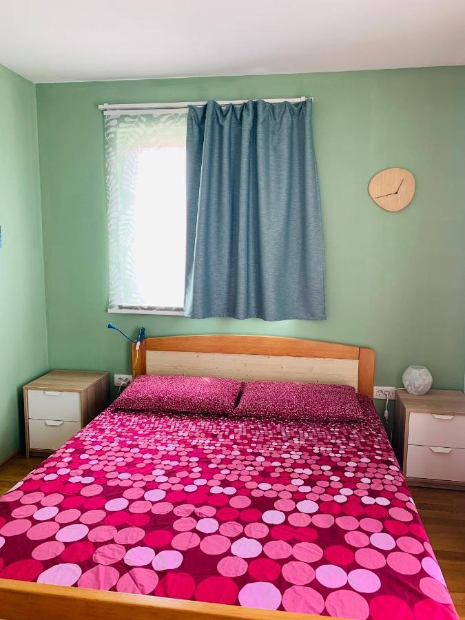 Apartman Marley Apartment Кострена Екстериор снимка