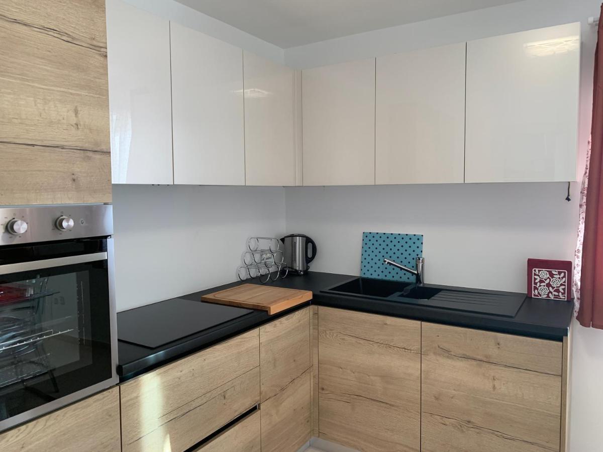 Apartman Marley Apartment Кострена Екстериор снимка
