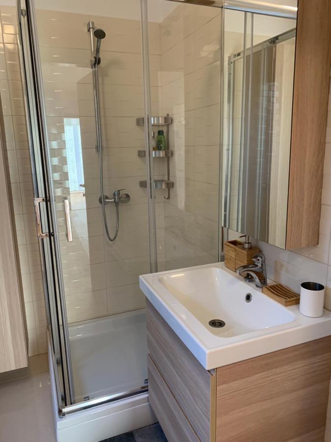 Apartman Marley Apartment Кострена Екстериор снимка